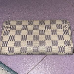 COPY - AUTHENTIC Louis Vuitton Damier Azur Zippy Wallet